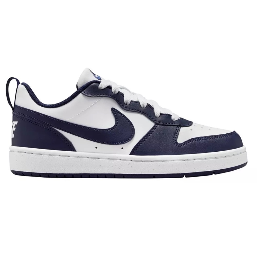 Nike Low-Top Sneakers in White and Navy